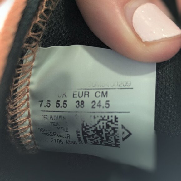 Converse Chuck Taylor All Star High Lugged Sneakers (women's 7.5) - Picture 9 of 9